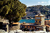 Scorcio su Sestri Levante e la Baia del Silenzio dalla chiesa di San Nicol